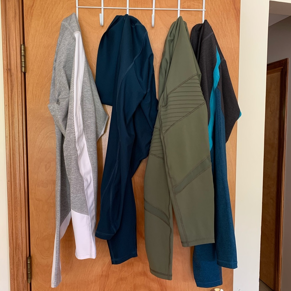 Bundle of 4 pairs of 7/8 length workout pants